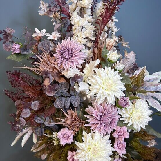 Композиция из искусственных цветов «Иллюзия»