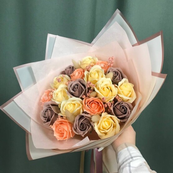 Моно мыльных роз