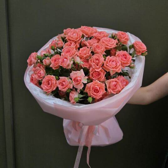 7 кустовых коралловых роз