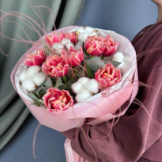 Тюльпан в снегу