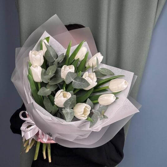 Белый тюльпан