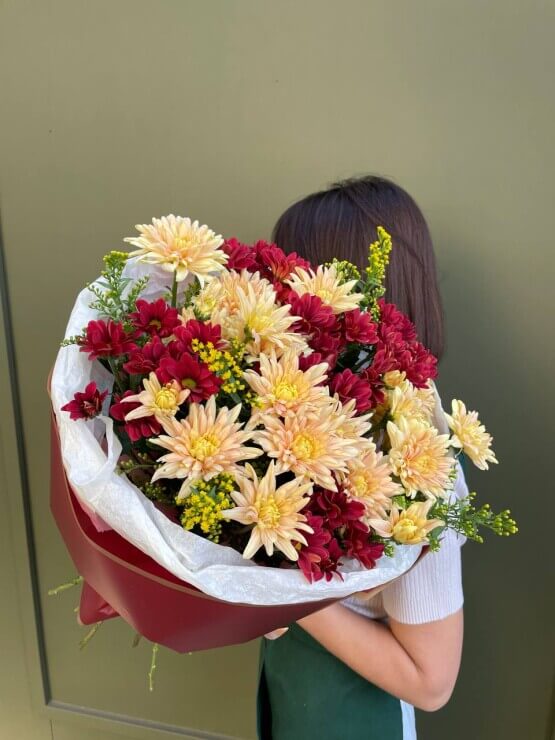 Букет из хризантем "Глинтвейн с медом"