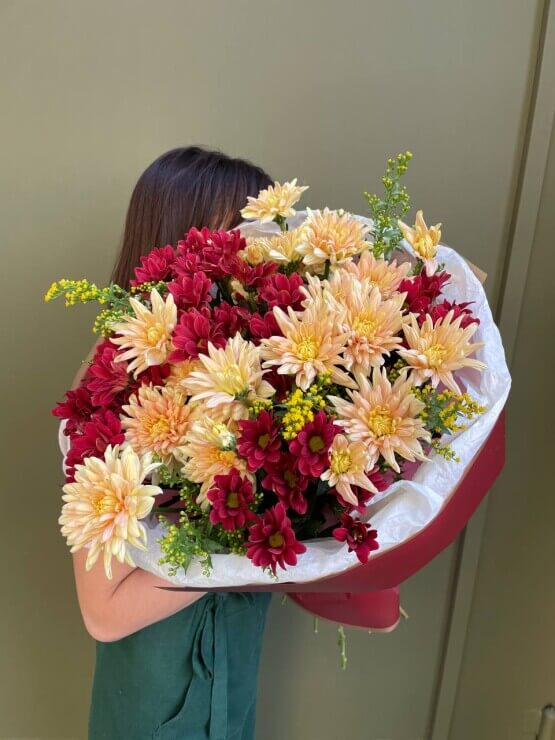 Букет из хризантем "Глинтвейн с медом"