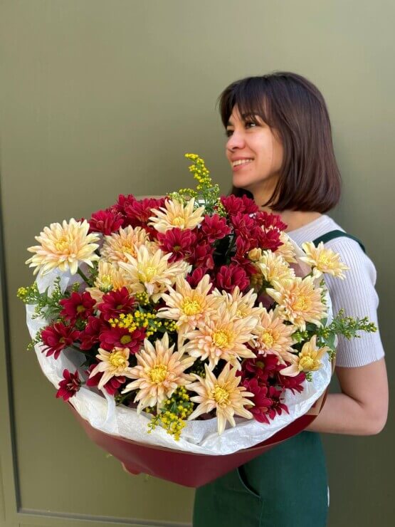 Букет из хризантем "Глинтвейн с медом"