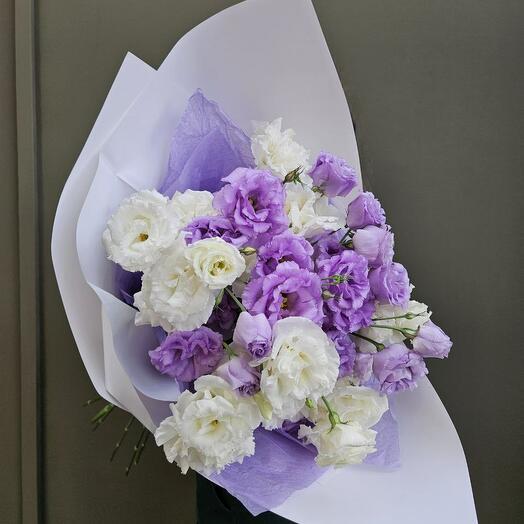 Моно сиреневой и белой эустомы