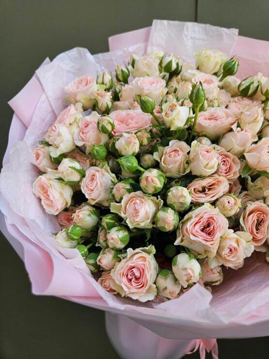 15 розовых кустовых роз