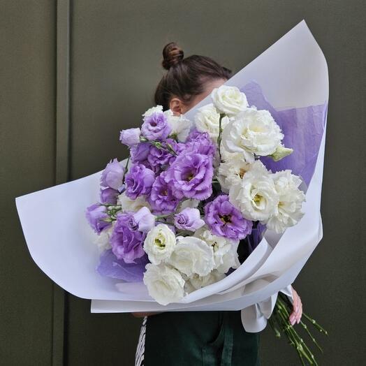 Моно сиреневой и белой эустомы