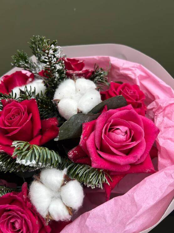 Зимняя сказка с розами