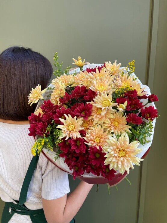 Букет из хризантем "Глинтвейн с медом"