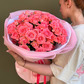 13 кустовых коралловых роз