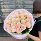 25 нежно-розовых роз