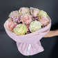 Моно букет из импортных белых и розовых роз с гипсофилой