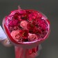 "Багровый закат" букет из роз импортных и местных с кермеком и альстромерией